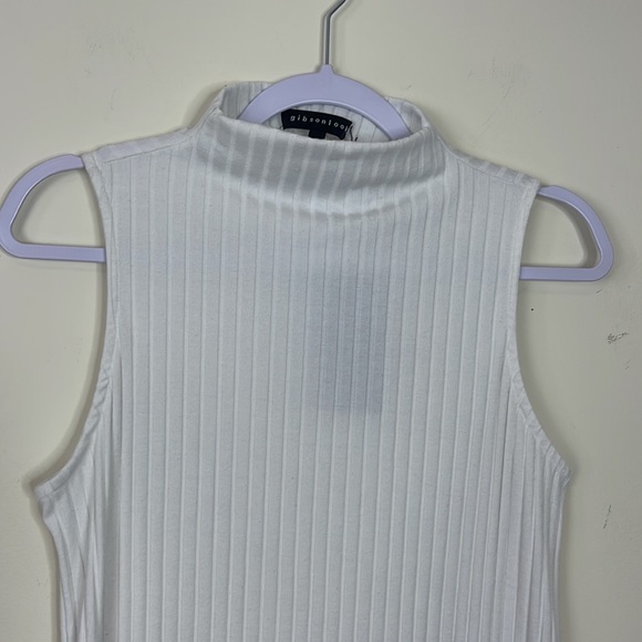 GIBSONLOOK Off White Ribbed Mock Neck Top NWT Size Medium - Picture 2 of 6